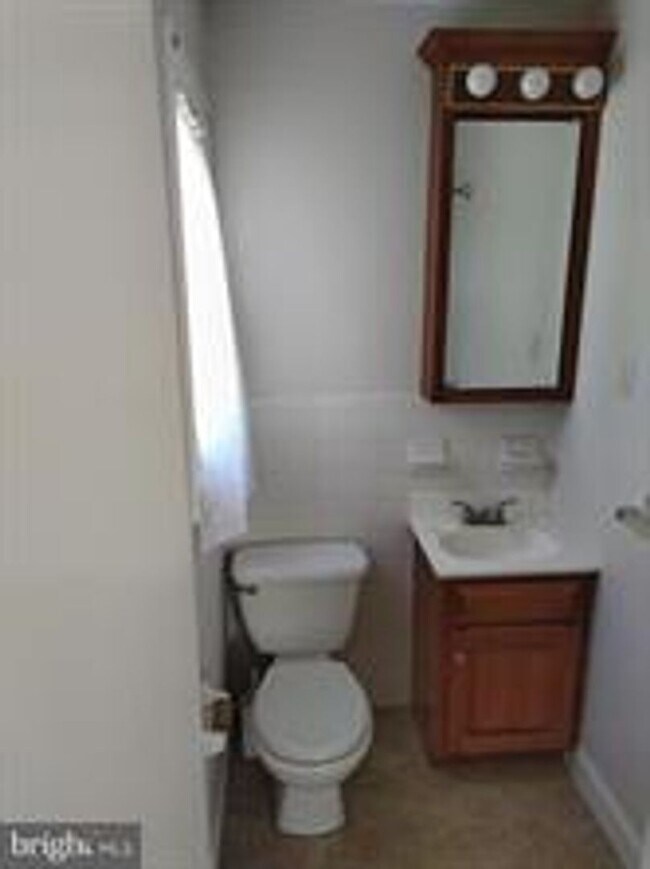 Building Photo - 3 BR Country Home