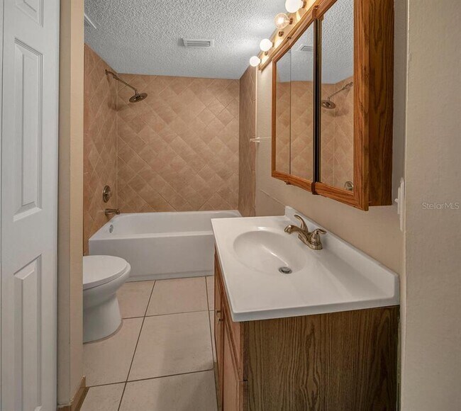 Building Photo - 2002 Blue Hawk Ct