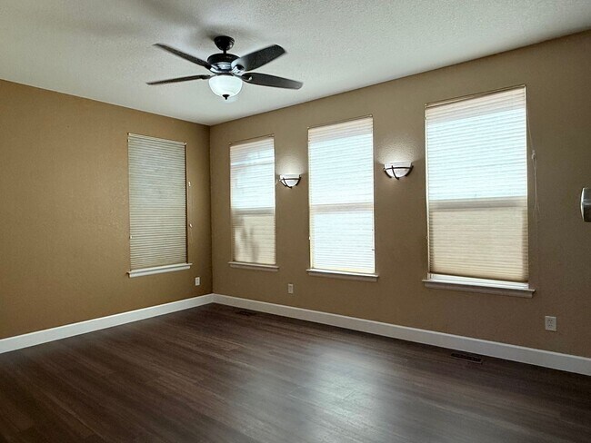 Building Photo - Gorgeous Reunion Home Features 4 Beds/2.5 ...