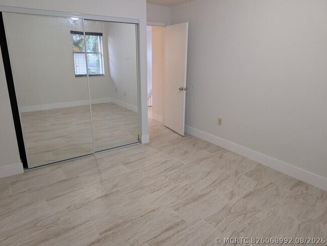 Building Photo - 9851 SW 117th Ct