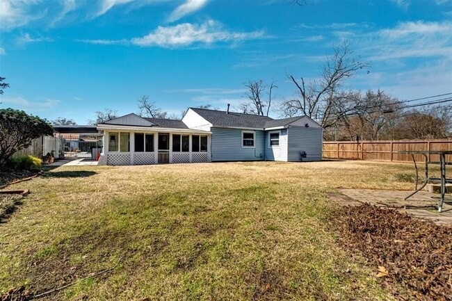 Building Photo - 1316 Zora St