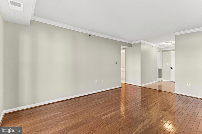 Building Photo - 2151 Jamieson Ave