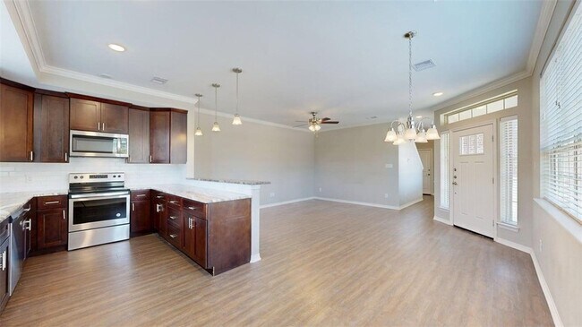 Building Photo - 2027 Harvey Mitchell Pkwy S