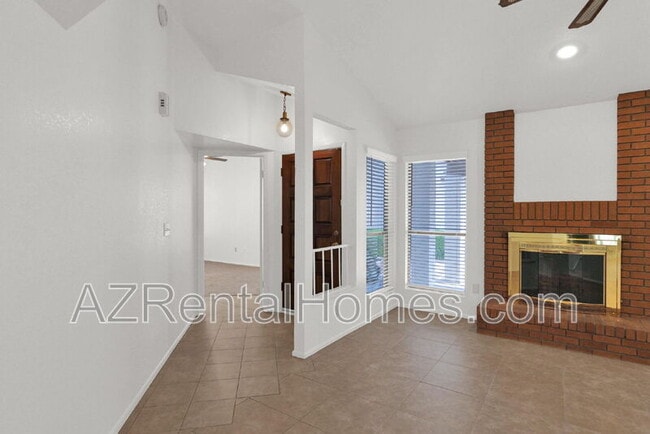 Building Photo - 1625 E Jerome Ave