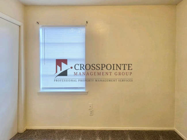 Building Photo - Tour Today! Cozy 3 Bedroom Unit!