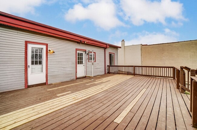 Building Photo - 29 N Main St