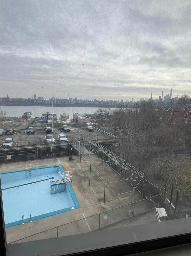 Building Photo - 9060 Palisade Ave