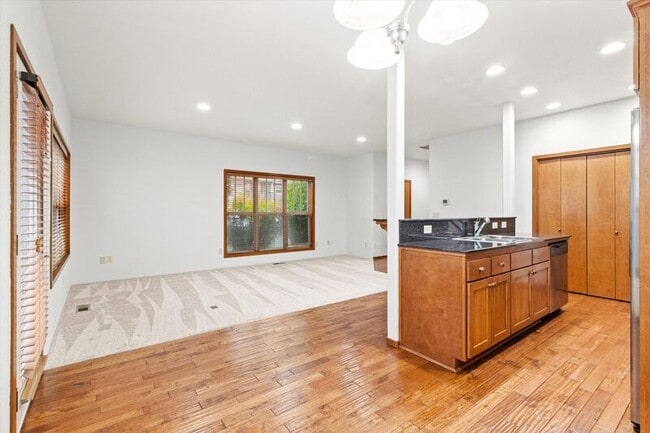 Building Photo - 3126 Alameda St