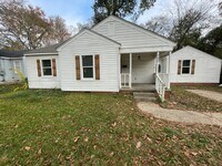 Building Photo - 732 Cedarhurst Rd