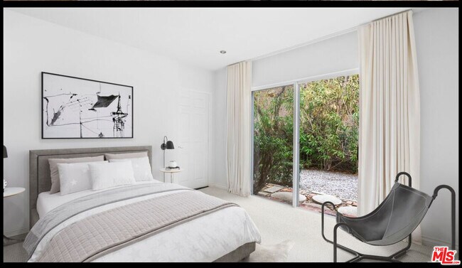 Building Photo - 10216 Cielo Dr