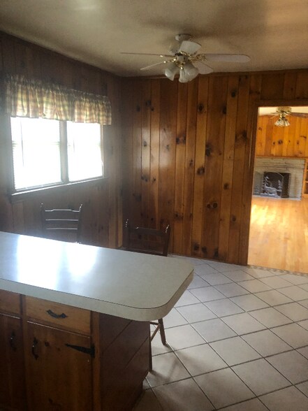 Building Photo - 100 Lowry Ln