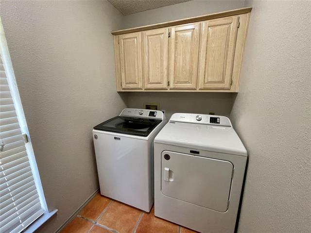 Building Photo - 8701 Bellechase Rd