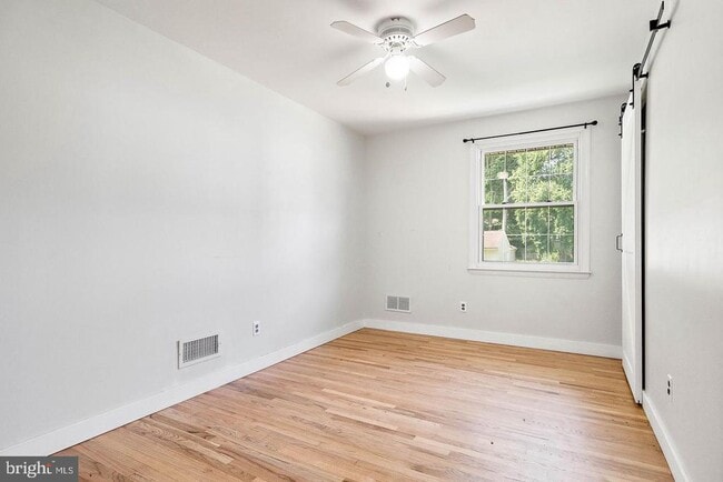 Building Photo - 13 Sturbridge Dr