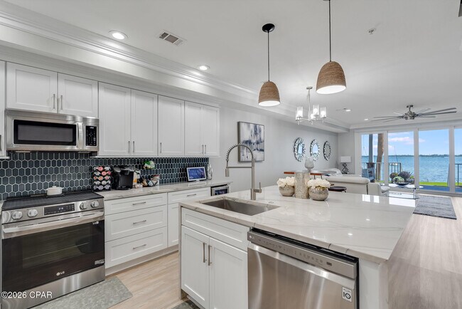 Building Photo - 3827 Mariner Dr