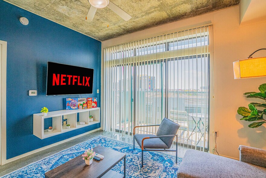 Building Photo - 913 N 3rd St