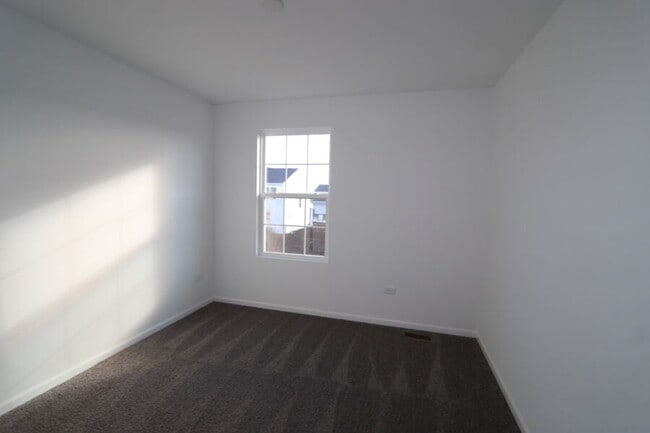 Building Photo - 608 Henry Ln
