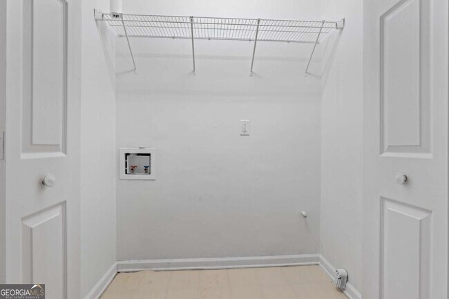 Building Photo - 1249 McLendon Dr