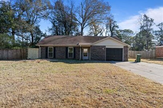 Building Photo - Beautifully Remodeled Home in a Prime Hunt...