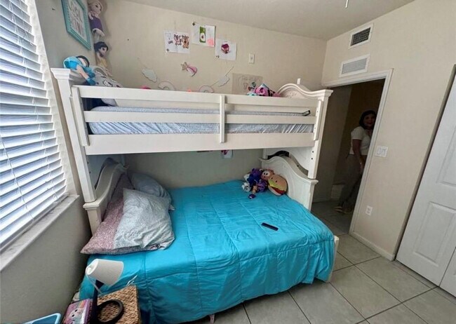 Building Photo - 8650 NW 97th Ave