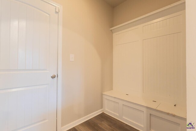 Building Photo - 202 Warhawk Dr