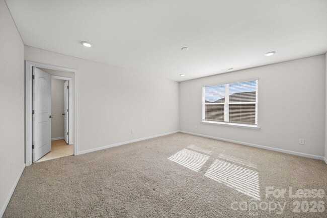 Building Photo - 410 Kenwood Vw