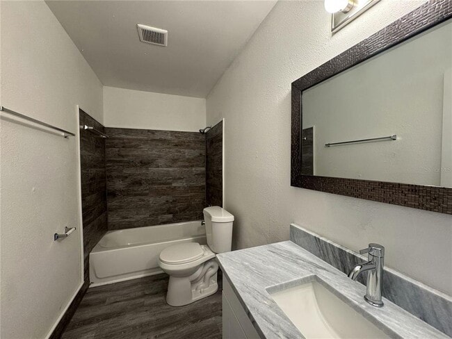 Building Photo - 605 Northlake Blvd