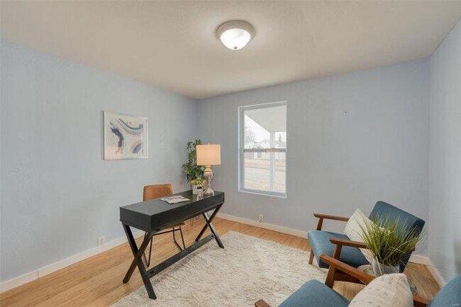 Building Photo - Fantastic 3bd/1ba home! Coming soon!