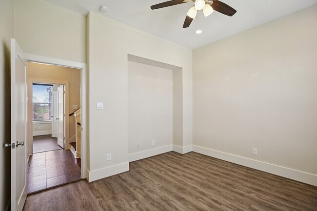 Building Photo - 209 Burr St