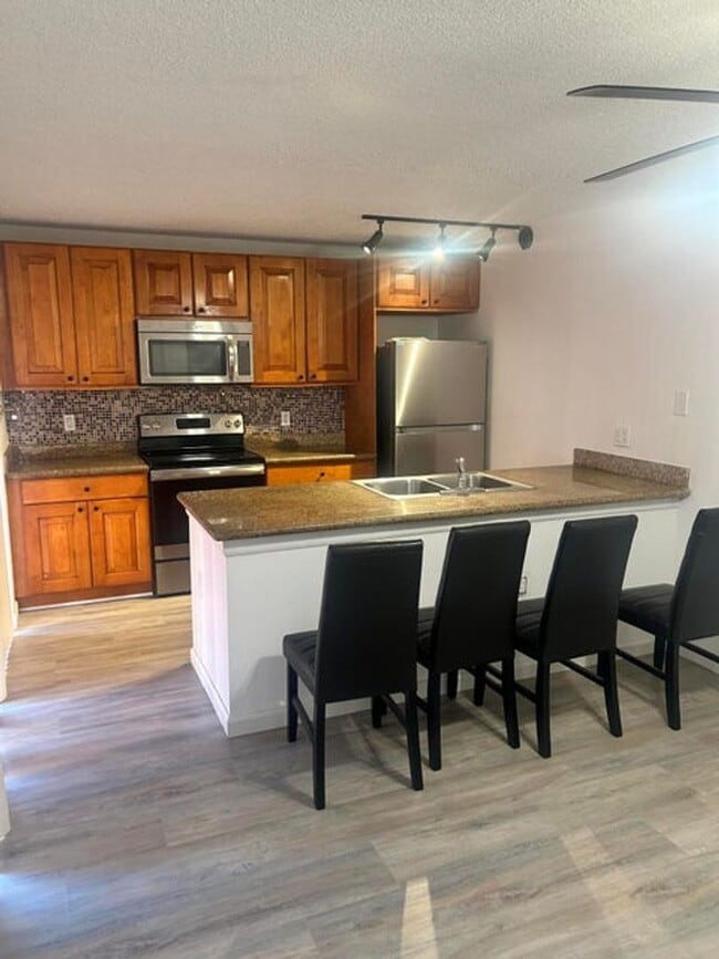 Building Photo - Annual Rental in West Palm Beach