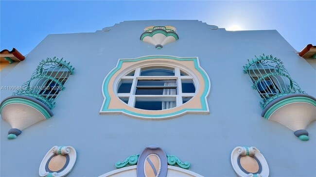 Building Photo - 736 13th St