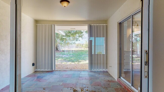 Building Photo - 4003 S Indian River Dr