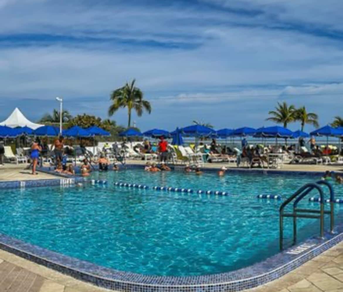 Building Photo - 2030 S Ocean Dr