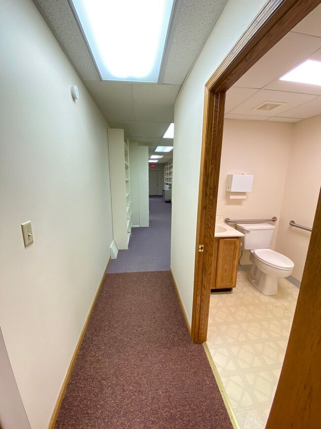 Building Photo - 118/120 E Huron