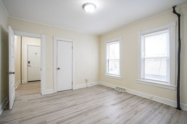 Building Photo - 51-53 Leyfred Ter