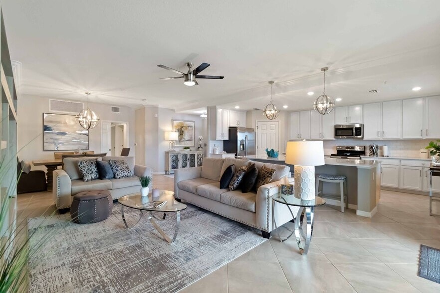 Building Photo - 10805 Tarflower Dr