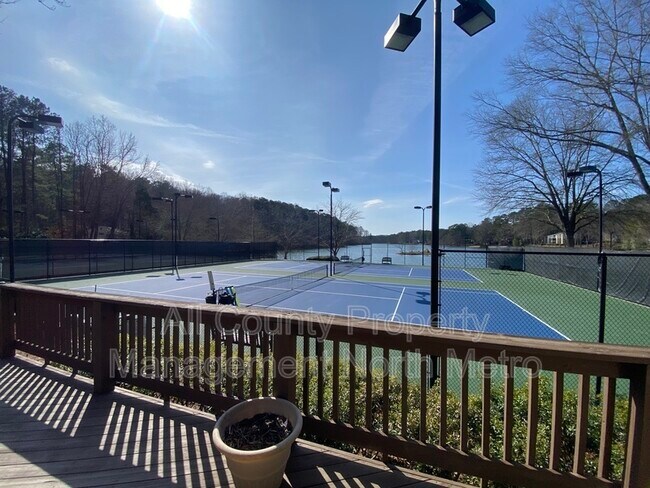 Building Photo - 320 6 Branches Ct