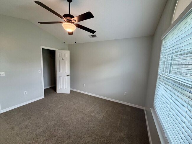 Building Photo - 4633 Ridge Pointe Dr