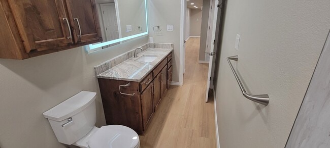 Building Photo - GREAT COLONIAL PARK CONDO