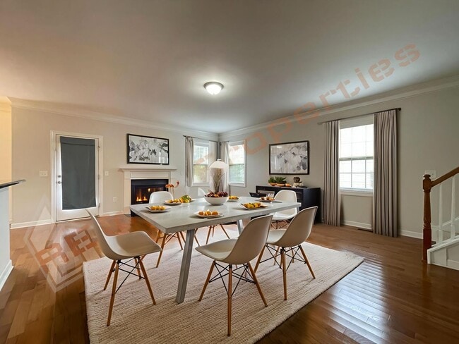 Building Photo - Lovely 5 Bedroom 4 Bathroom Single Family ...