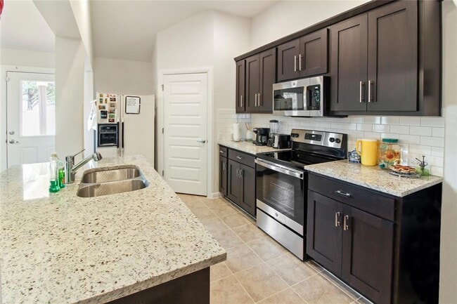 Building Photo - 21102 Niagara Cove
