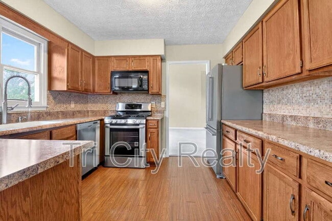 Building Photo - 404 Topaz Trail