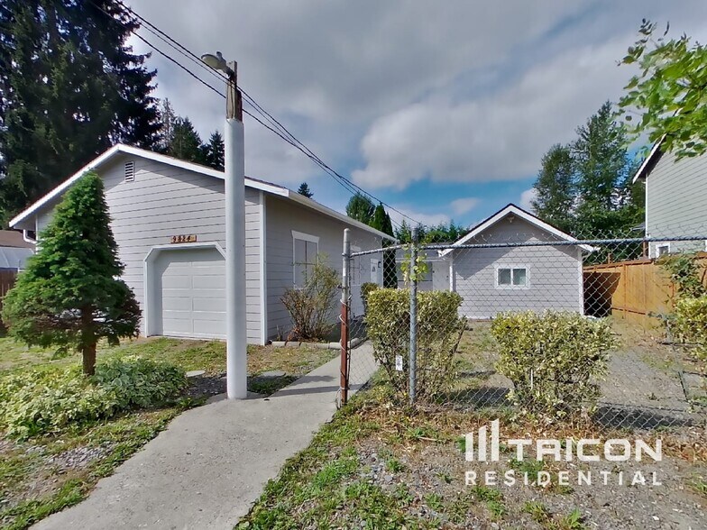 Primary Photo - 9824 E F St