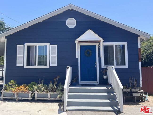 Building Photo - 2118 N Marengo Ave
