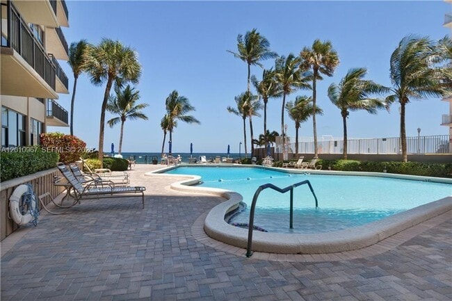 Building Photo - 3800 Galt Ocean Dr