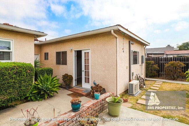 Primary Photo - 10182 Lampson Ave