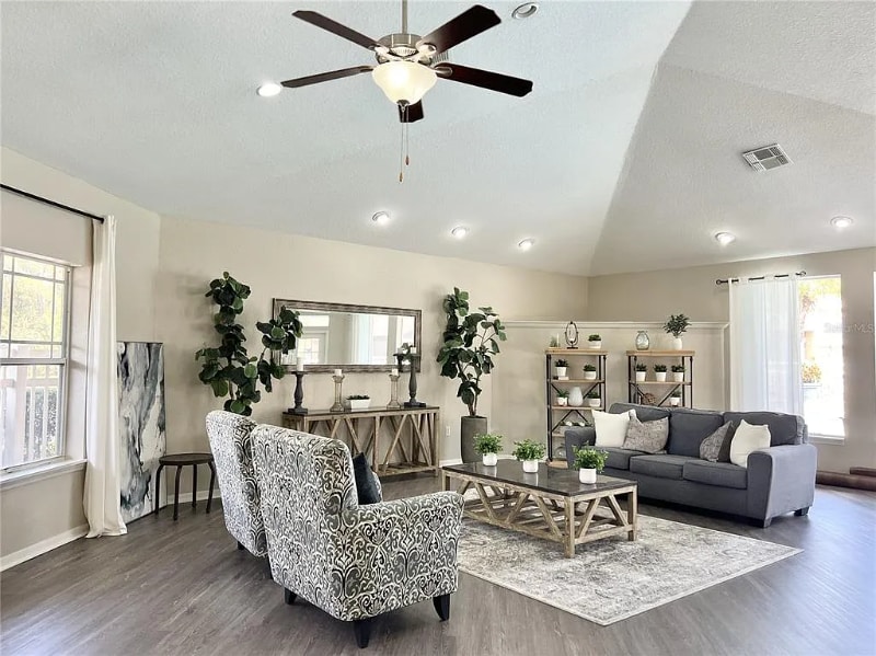 Building Photo - 16511 Enclave Village Dr