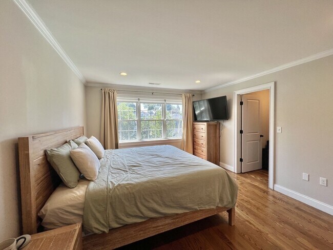 Building Photo - 25 Faxon St