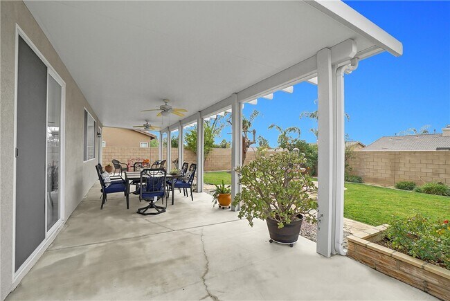 Building Photo - 515 Omar St