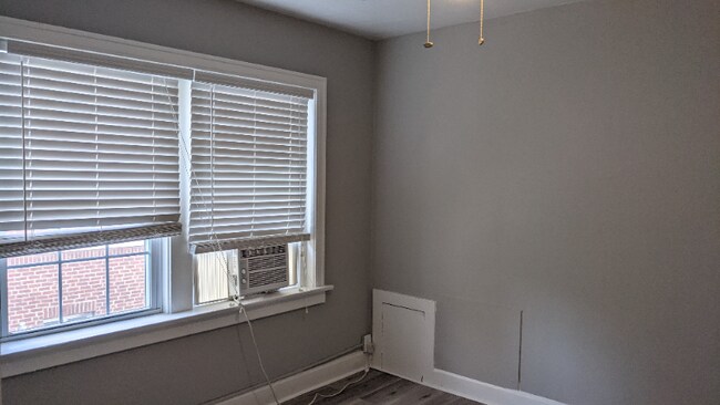 Building Photo - 131-133 E 46th St