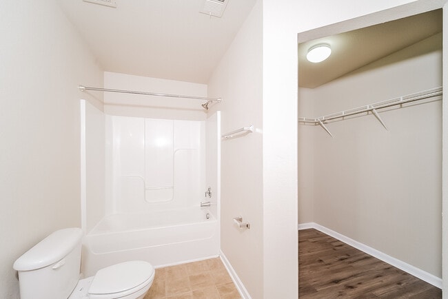 Building Photo - 16765 Wellhouse Dr